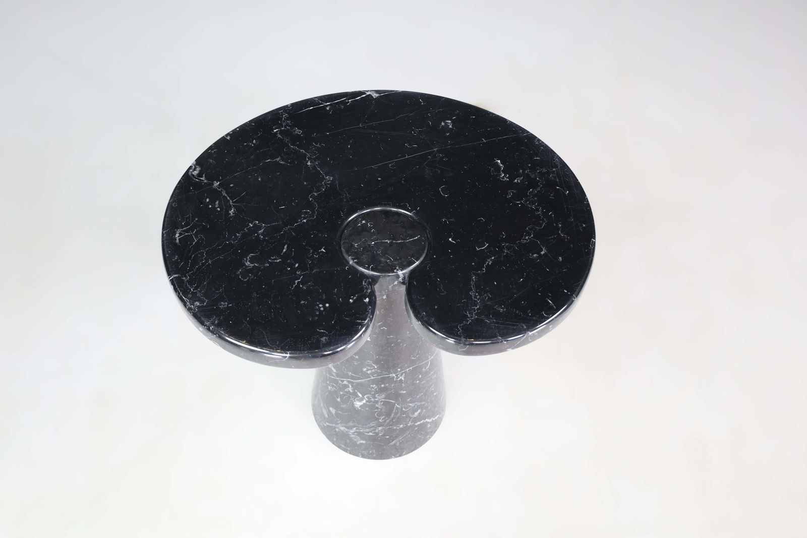 photo vintage Angelo Mangiarotti Set Of 2 Nero Marquina Marble Consoles For Skipper Italy 1970