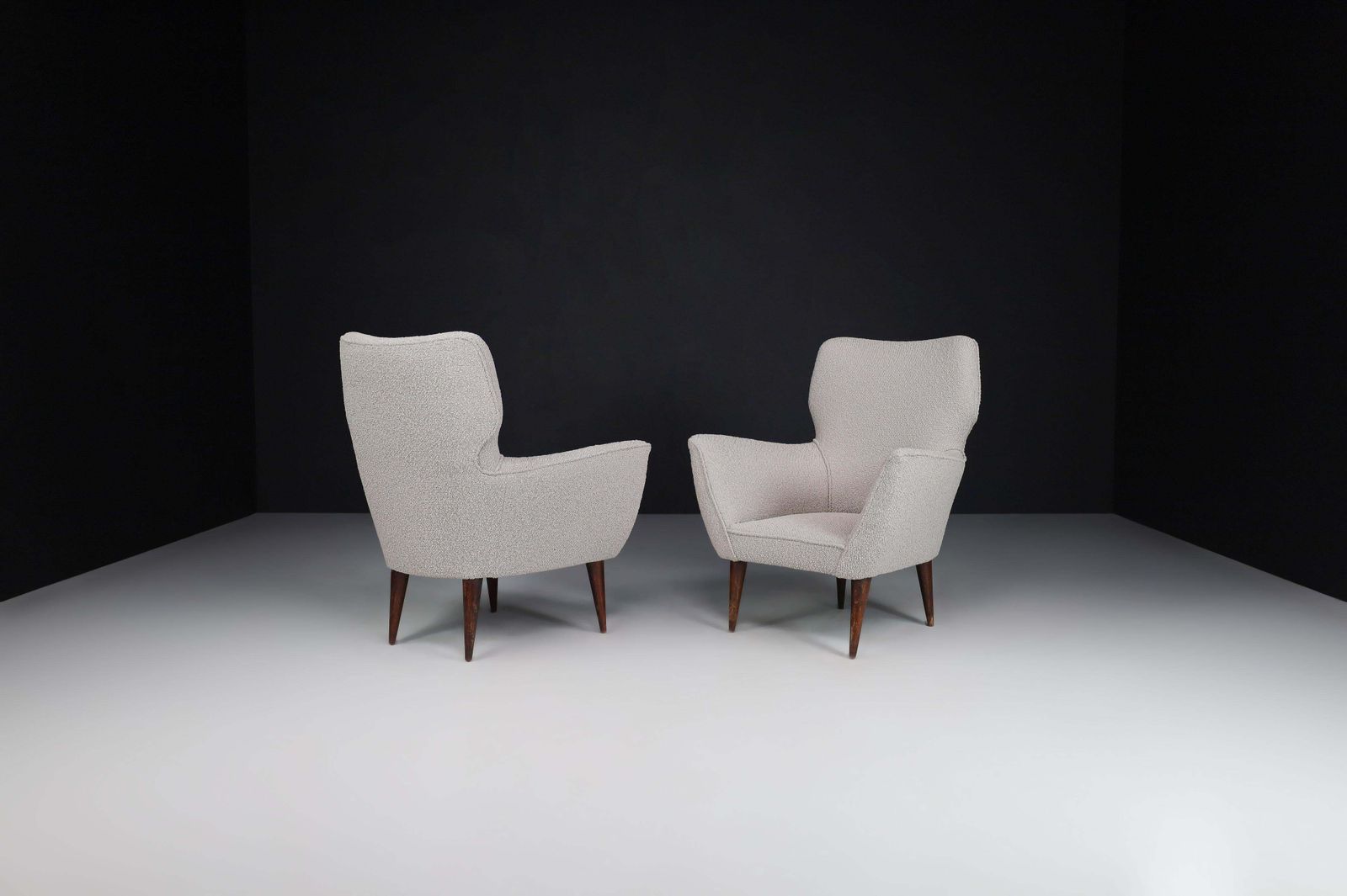 photo vinterior Armchairs With Tapered Wooden Legs In The Style Of Gio Ponti, Italy, In The 1950
