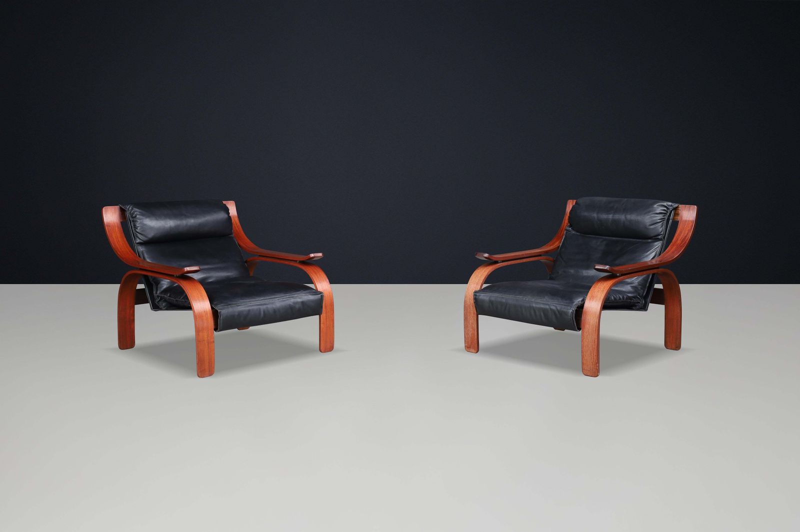 photo for sale Pair Of 1962 Italian Mid Century Modern Lounge Chairs By Marco Zanuso For Arflex
