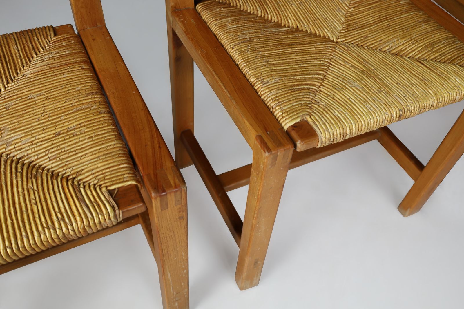 Set Of 4 Mid Century Modern Elm And Rush Dining Chairs By Maison Regain, France photo vinterior