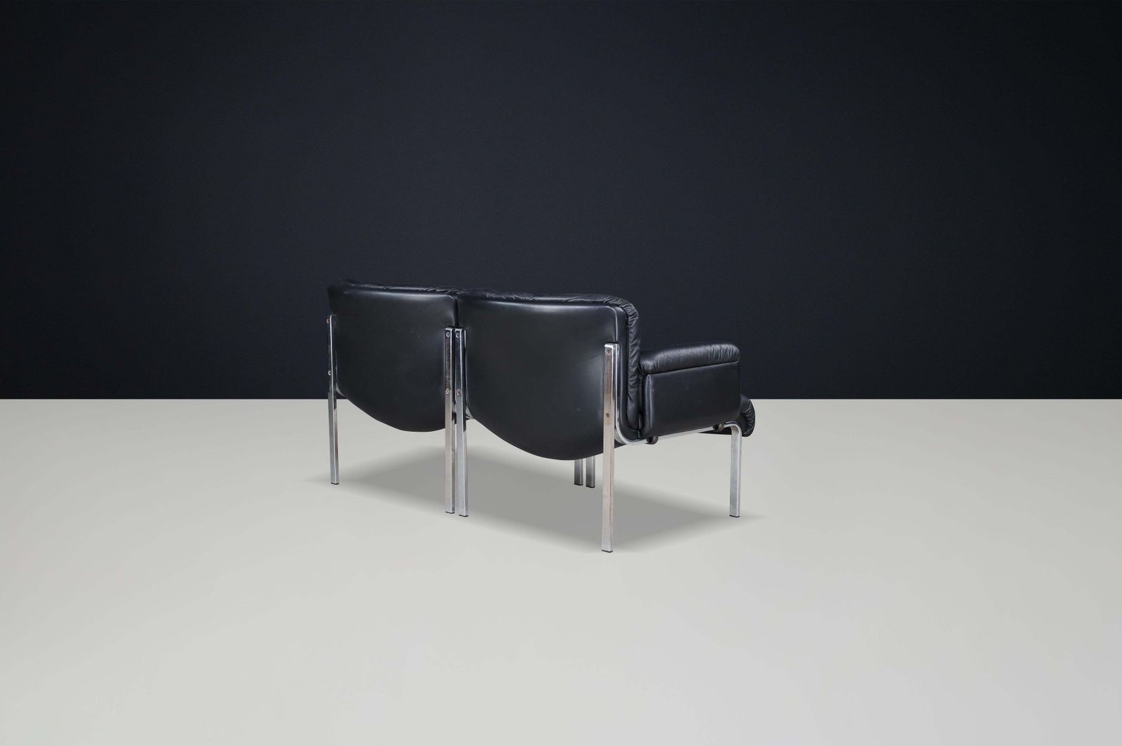 Hans Eichenberger For Girsberger ‘Eurochair’ In Black Leather, Switzerland, 1970 photo vinterior