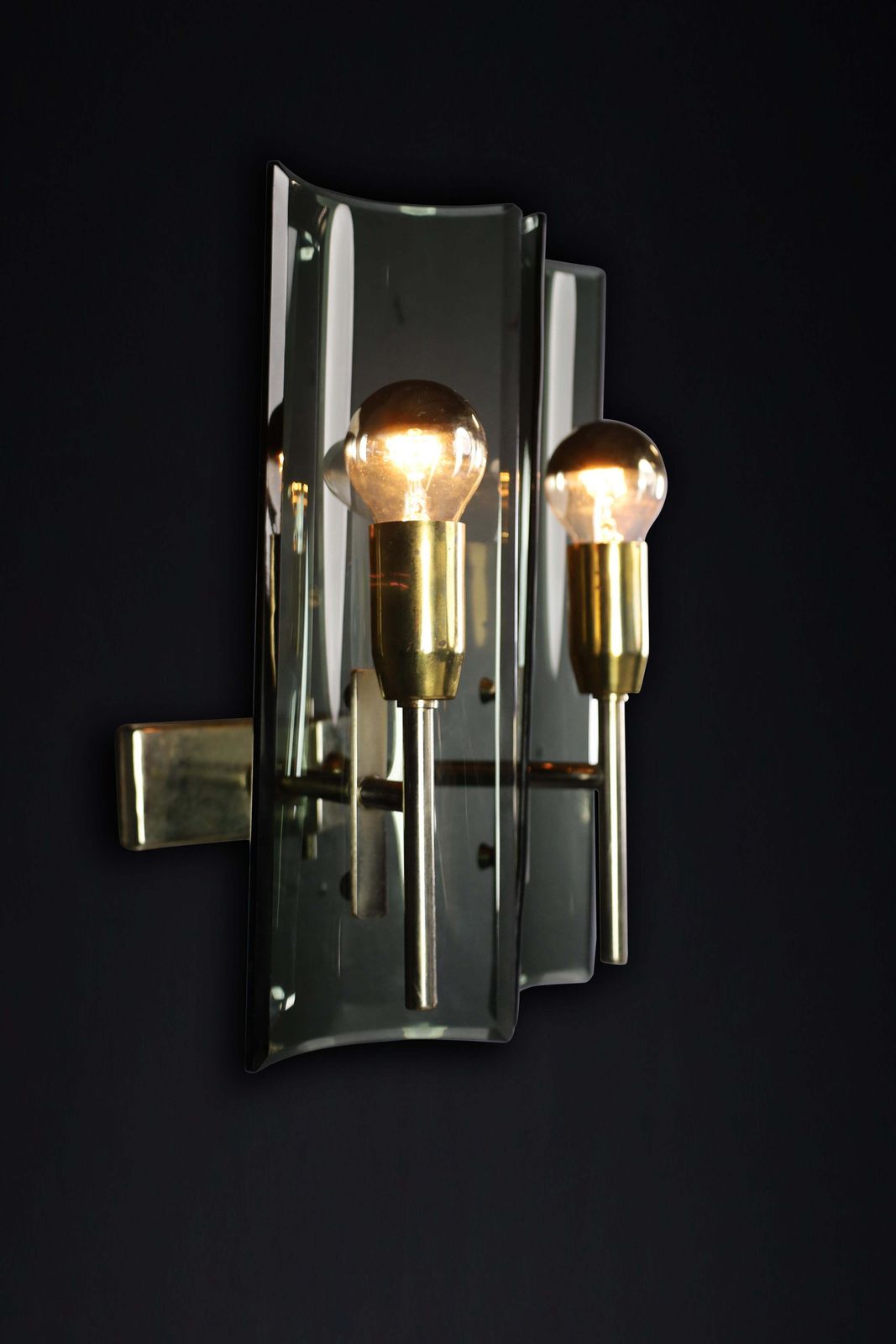 photo furniture Set Of Six Gino Paroldo Sconces In Brass And Curved Glass, Italy 1950s