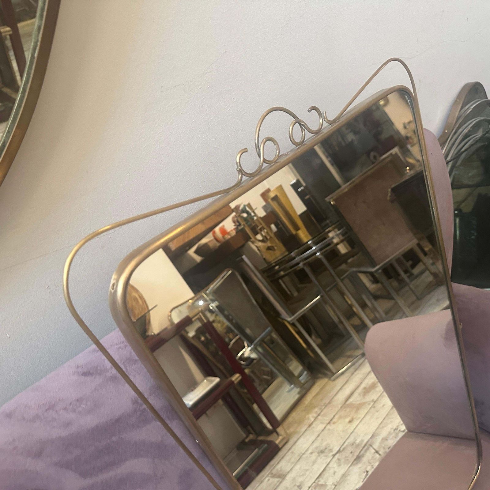 photo vinterior A 1950s Mid Century Modern Brass Italian Wall Mirror In The Manner Of Gio Ponti