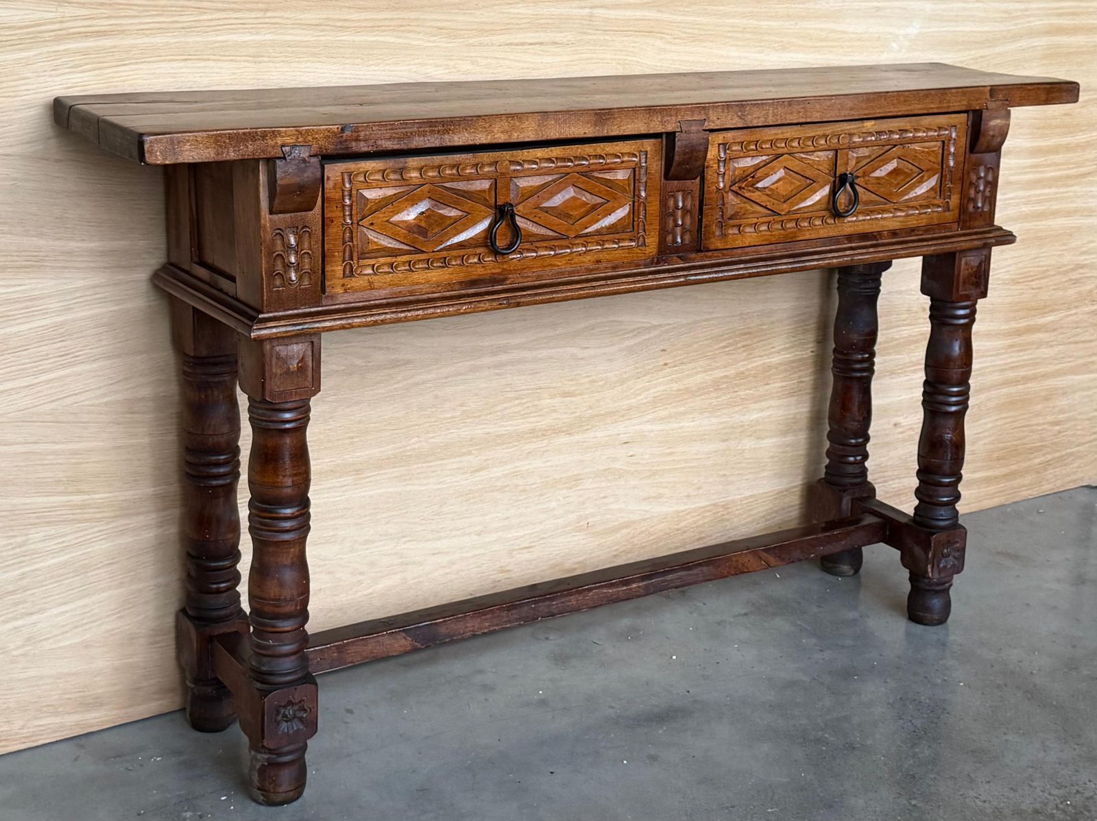 Console espagnole du début du XXe siècle, 2 tiroirs, pieds tournés photo for sale