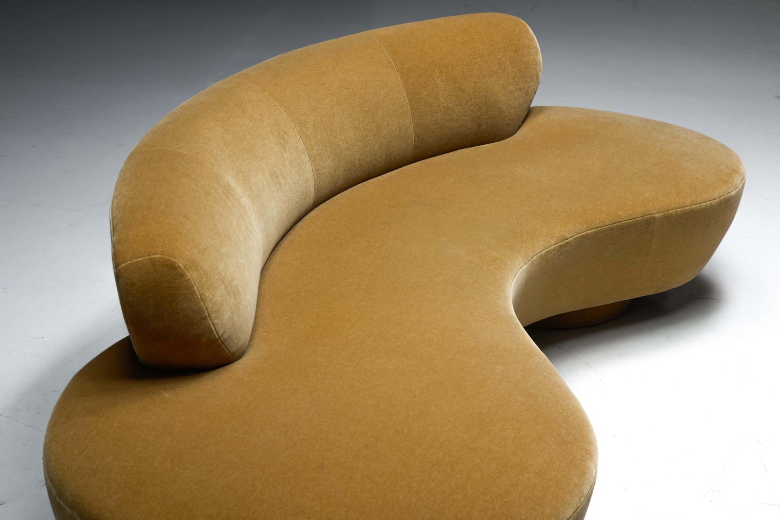 photo buy Serpentine Sofa By Vladimir Kagan For Directional, United States, 1980s
