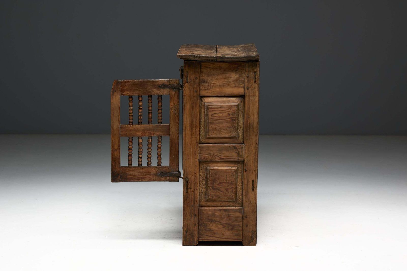 photo vintage Rural Art Populaire Pantry Cabinet, Spain, 19th Century