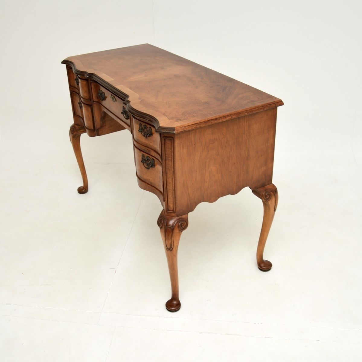 photo furniture Antique Figured Walnut Queen Anne Style Desk