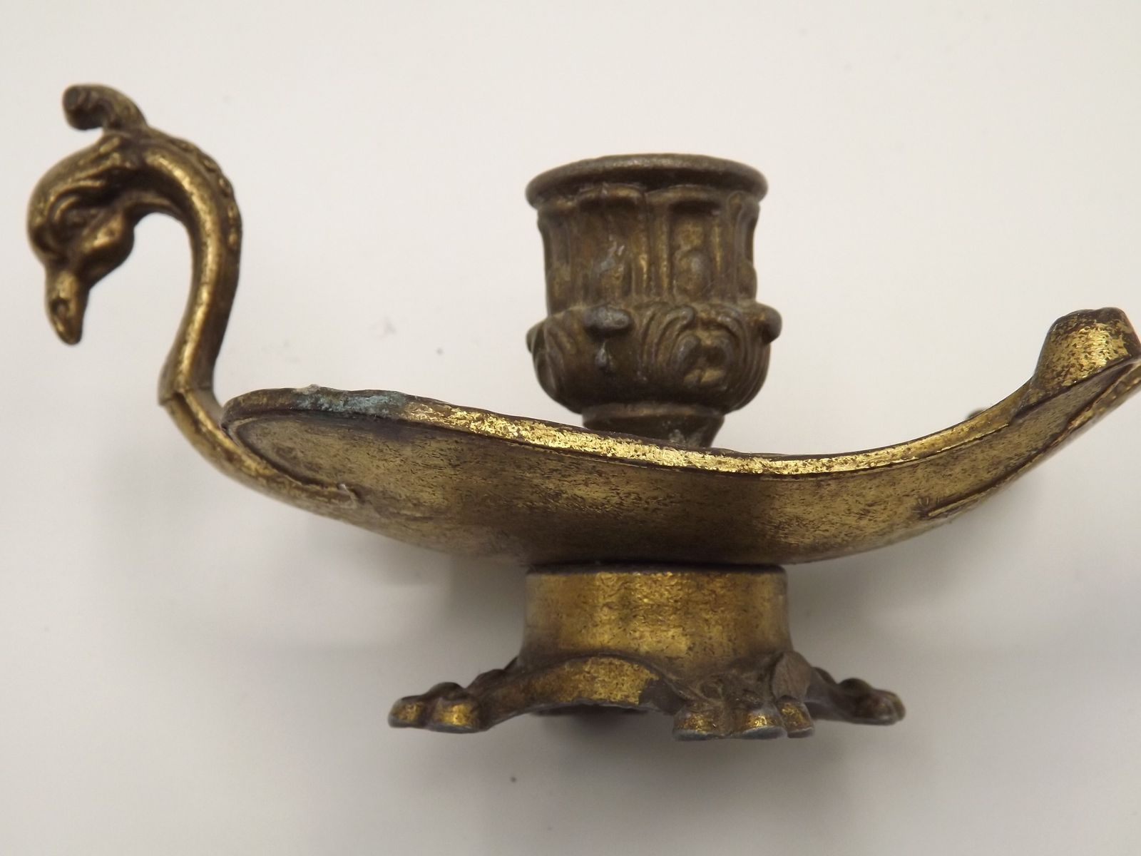 photo buy Paire rare de bougeoirs-chambriers en bronze repoussé, motif oiseau de feu/phénix
