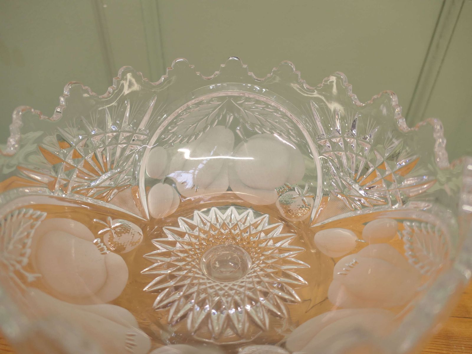 Large French Tazza Etched Cristal Pedestal Fruit Dish photo 474.0