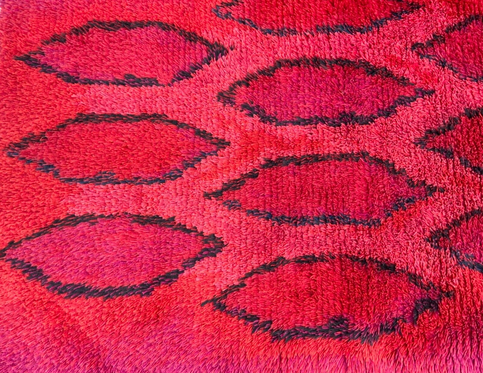 Vintage Red Wool Rya Rug Woven Handmade Vintage Scandinavian Design 1970s photo vinterior