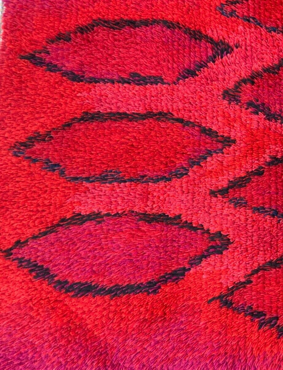 photo vinterior Vintage Red Wool Rya Rug Woven Handmade Vintage Scandinavian Design 1970s