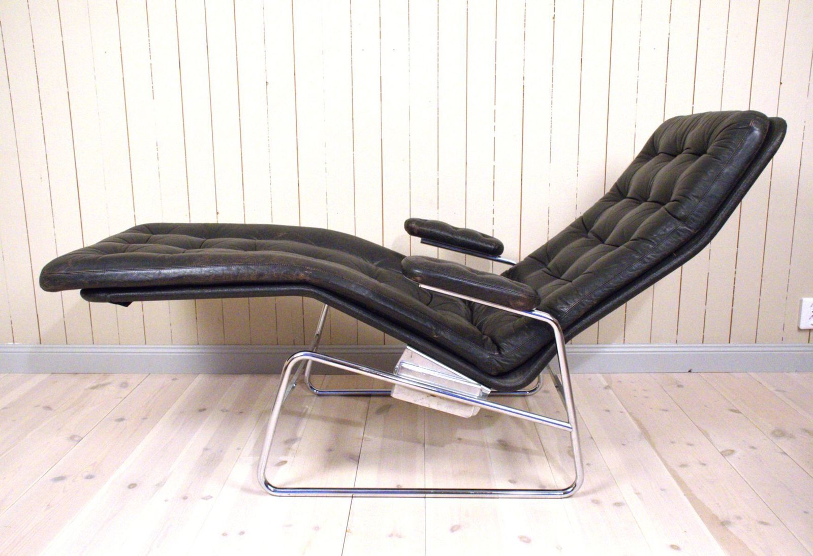 Swedish Tiltable Leather And Chrome Model Fenix Chaise Lounge By Sam Larsson For Dux, 1960s photo buy