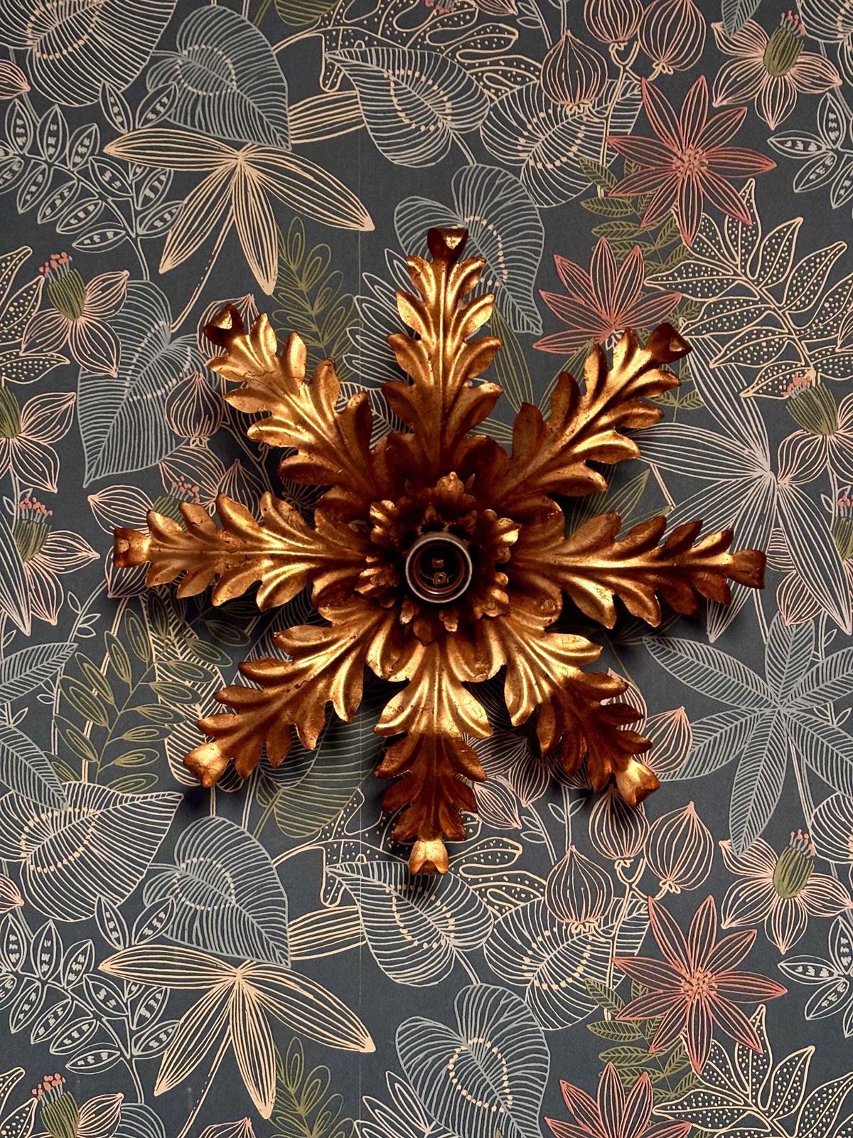 photo furniture Ceiling Light, Wall Light “Flowers” Metal, Golden Vintage Design Of The 70s