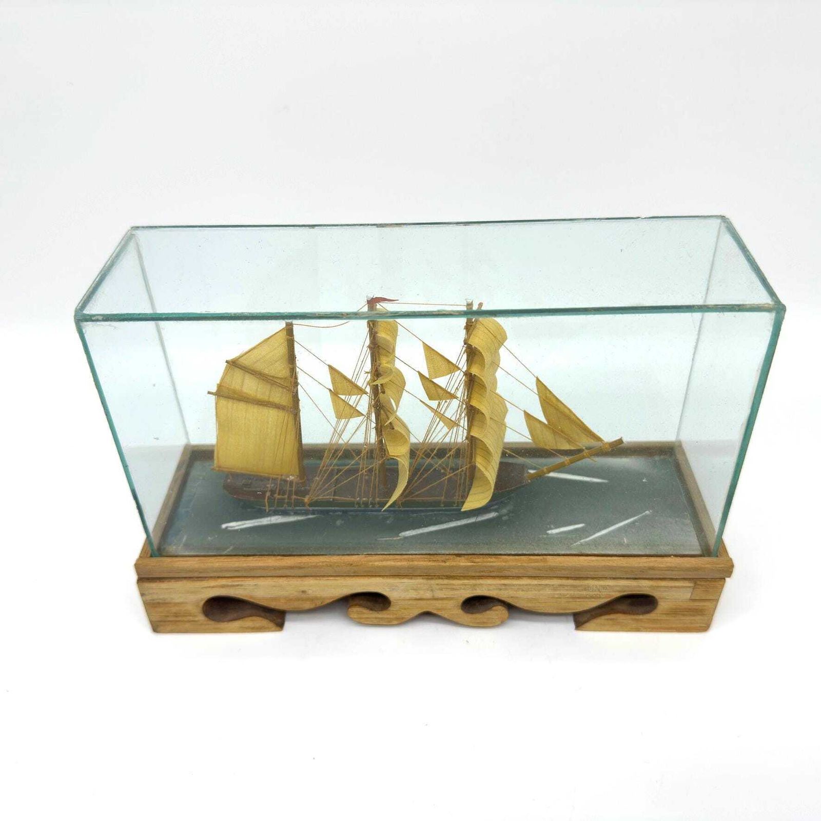 Diorama Vintage Clipper Ship Vitrine En Verre Avec Base En Bois Sculpté Décoration Nautique photo Home Decor