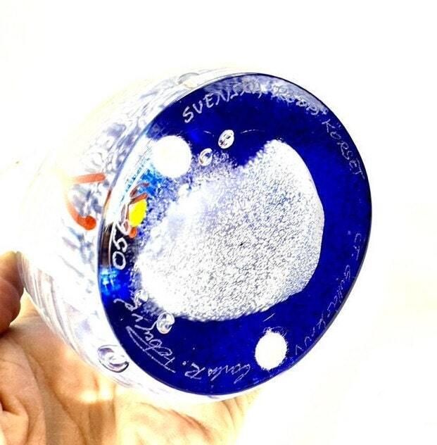 photo furniture Art Glass Gullaskruf Paperweight – Carlos R Pebaqua, Vintage 1998