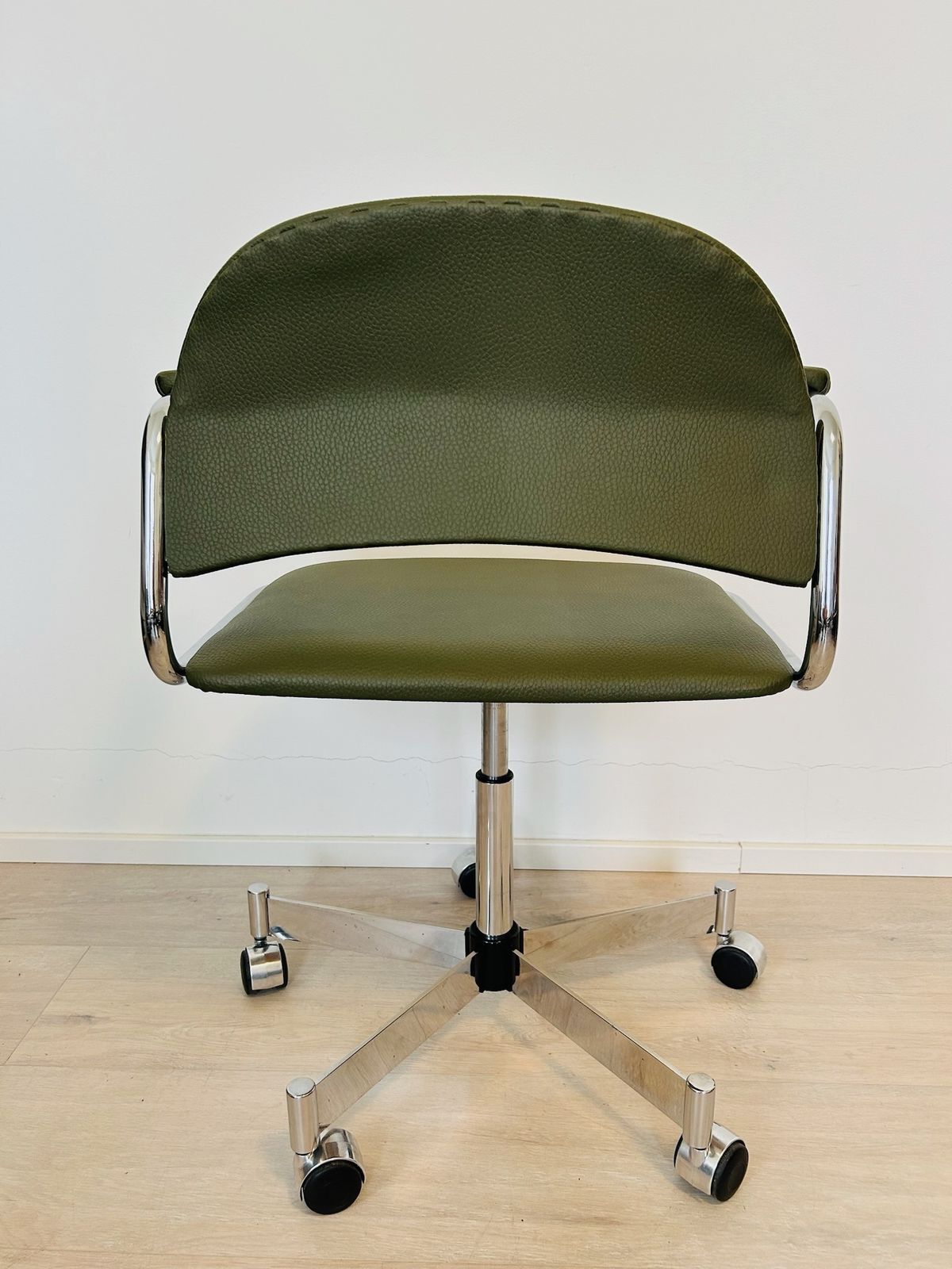 Fully Restored Olive Office Chair By Kovona K 107, Czechoslovakia 1970 photo 350.0