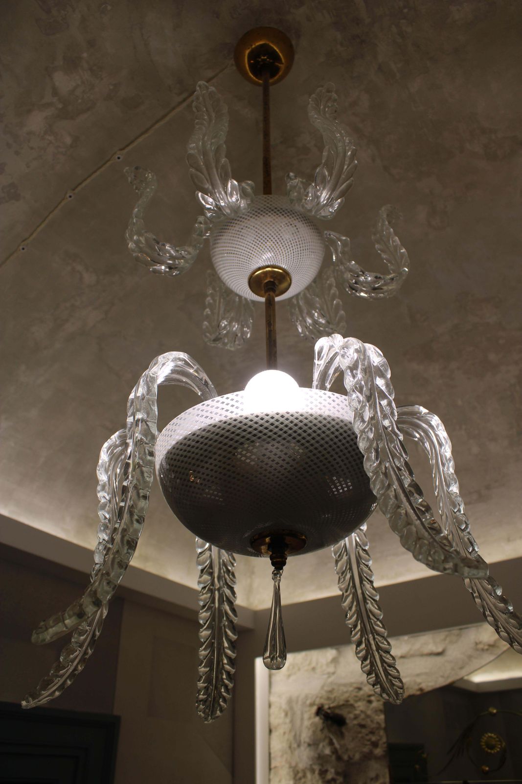 photo furniture Venini Cascade Chandelier 1950 In Glass By Muranno Reticello And Ottone