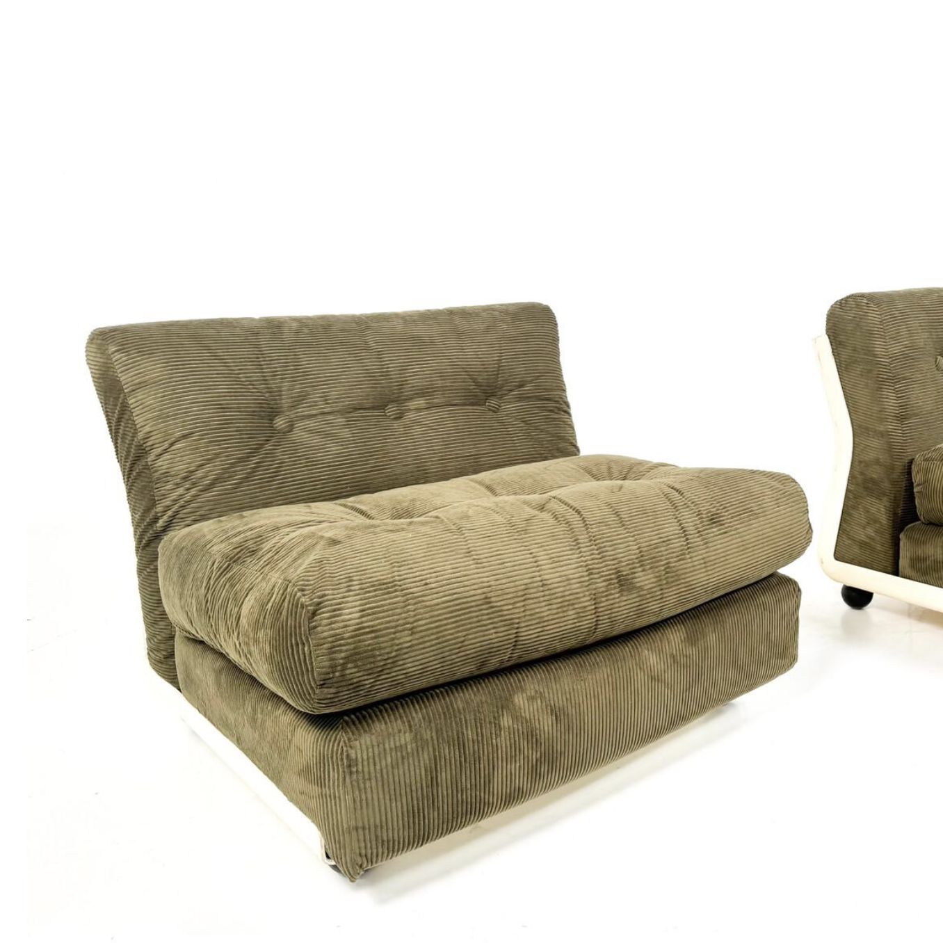 Mid Century Modern Pair Of “Amanta” Armchairs By Mario Bellini, 1960s photo Furniture