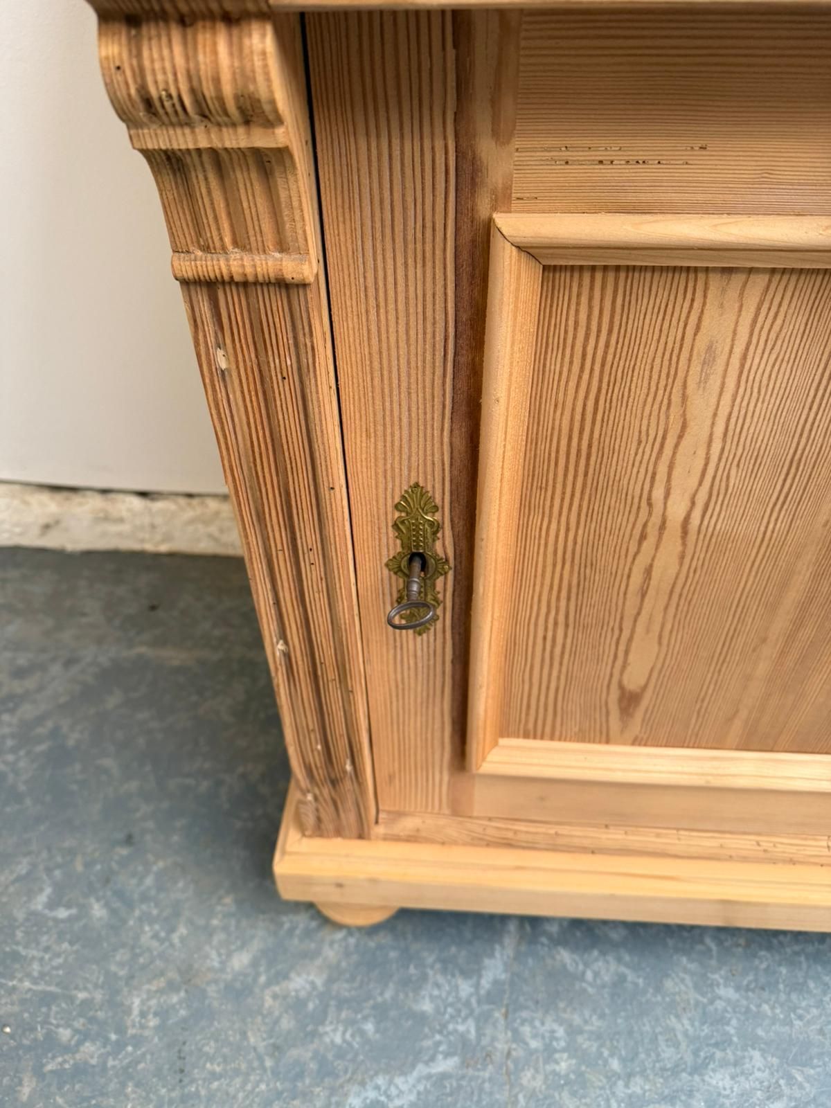 An Early Victorian Pine Hall Dresser Base / Cupboard To Wax/Paint photo buy