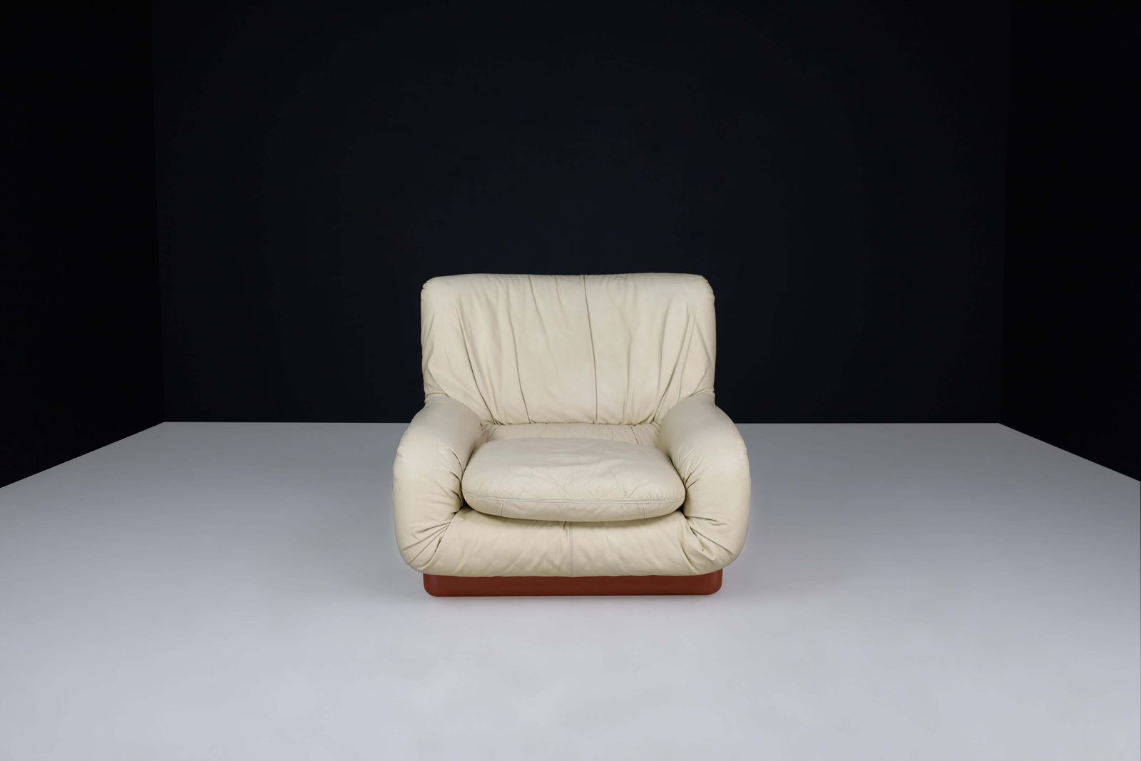 Ammannati & Vitelli Lounge Chair For Rossi Di Albizzate, Italy, 1970s photo for sale