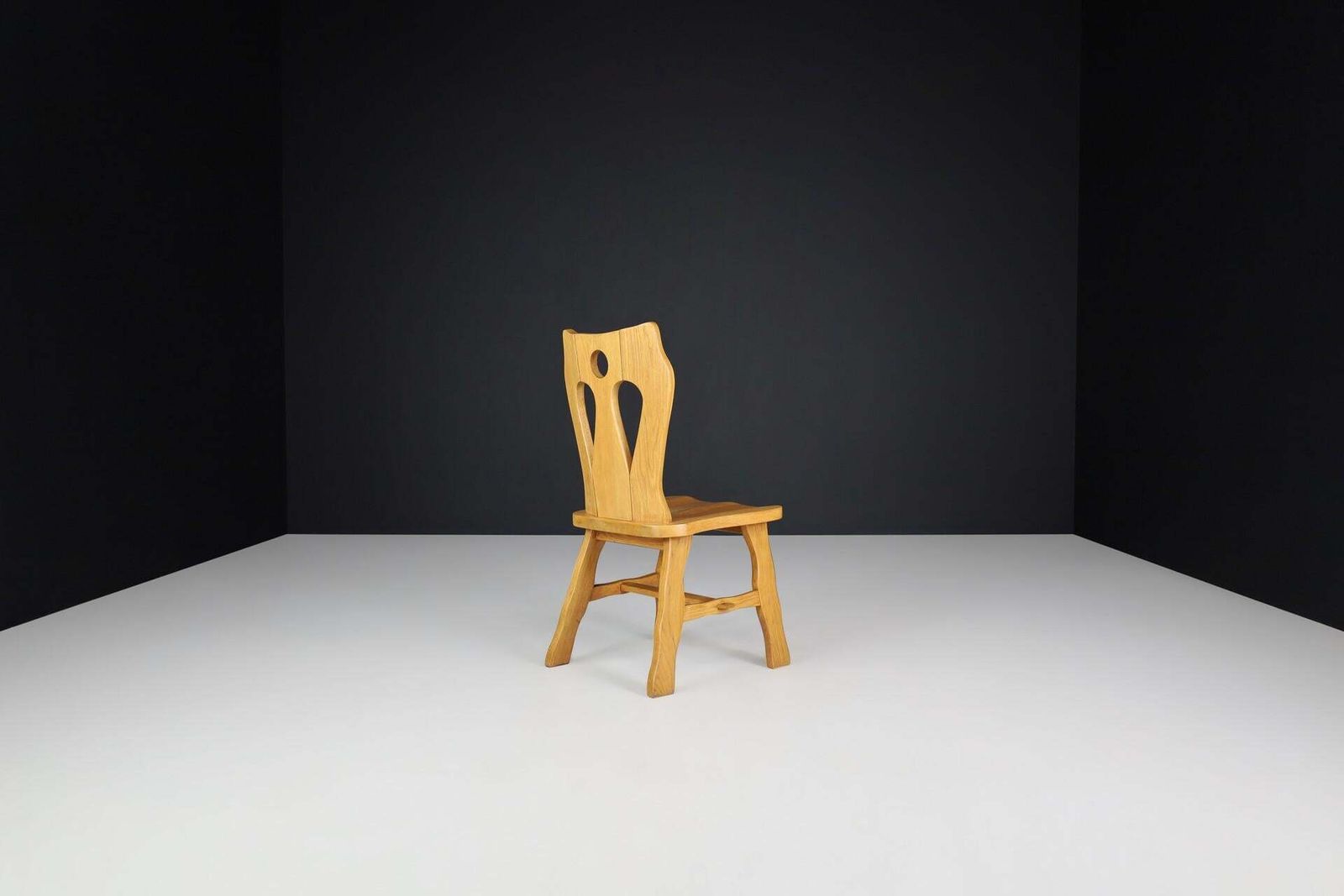 photo furniture Sculptural Brutalist Blonde Oak Dining Chairs, Belgium, 1970s – Set Of 4