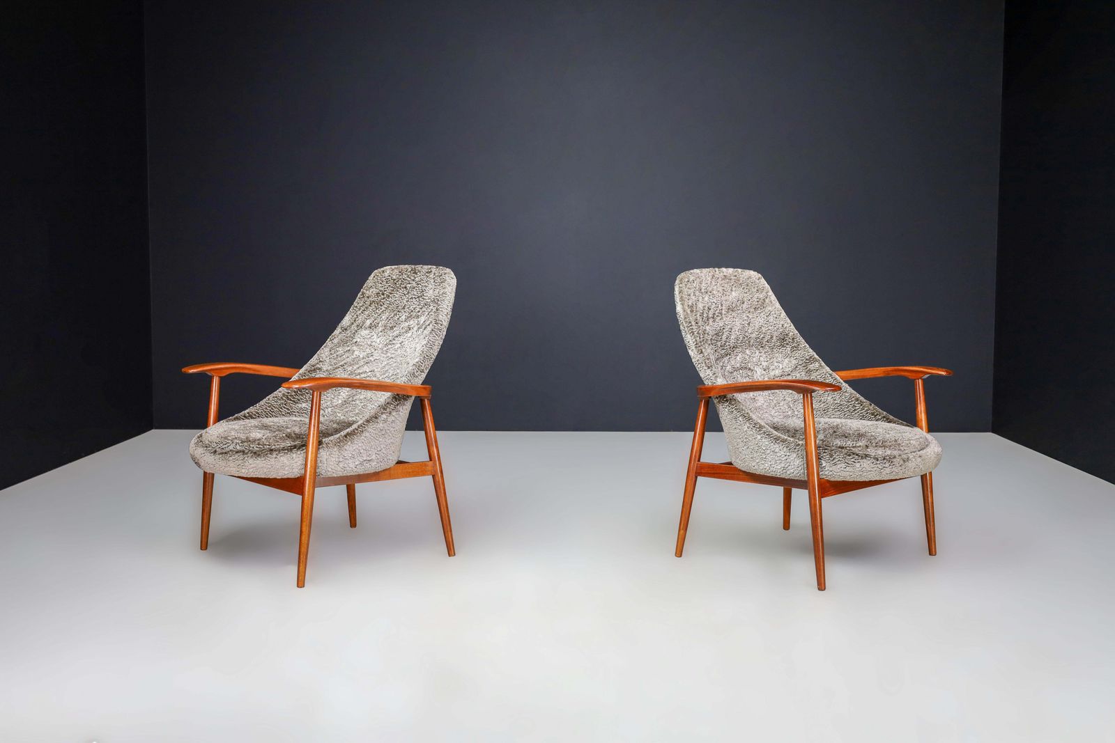 Pair Of Mid Century Modern Italian Lounge Chairs, 1950s photo 4003.0