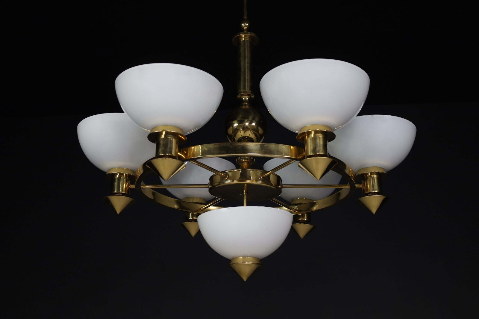 photo vinterior Sculptural Italian Xl Chandelier, Brass & Opaline Glass, 1970s