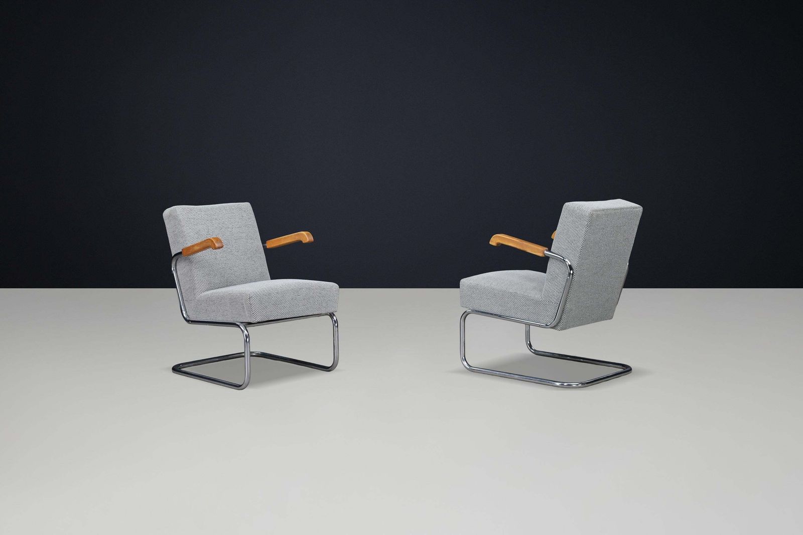 Pair Of Functionalist Cantilever Armchairs With Wooden Armrests, Cz 1930 photo vintage
