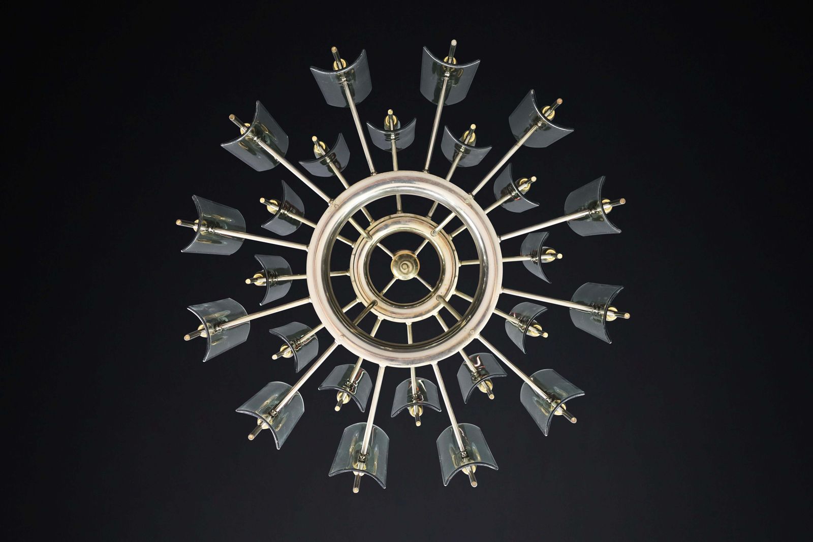 53046.0 Set Of Six Gino Paroldo Grande Chandeliers In Brass, Italy 1950 photo