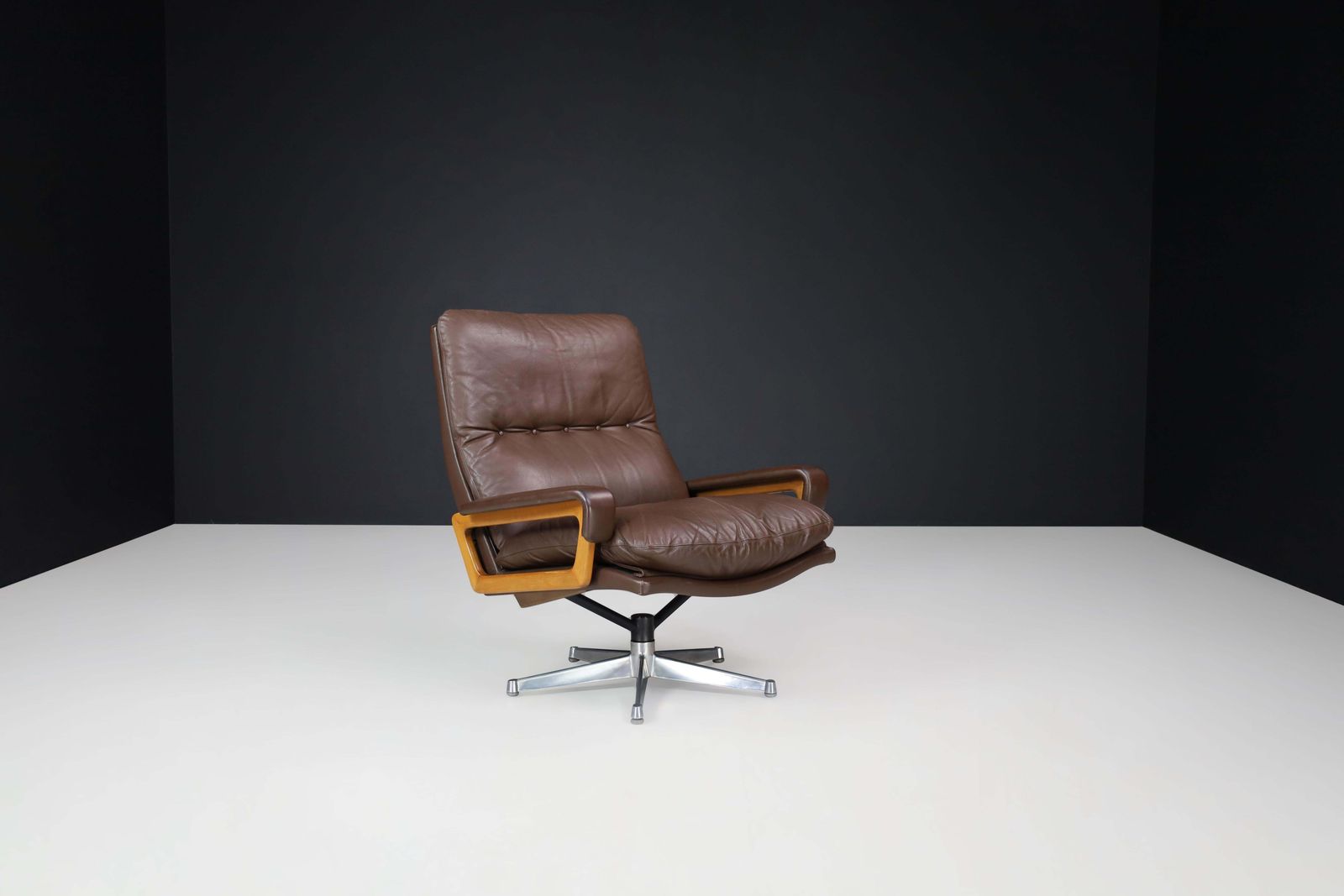 Furniture 'King' Chairs By André Vandenbeuck For Strässle, Switzerland, 1970s photo