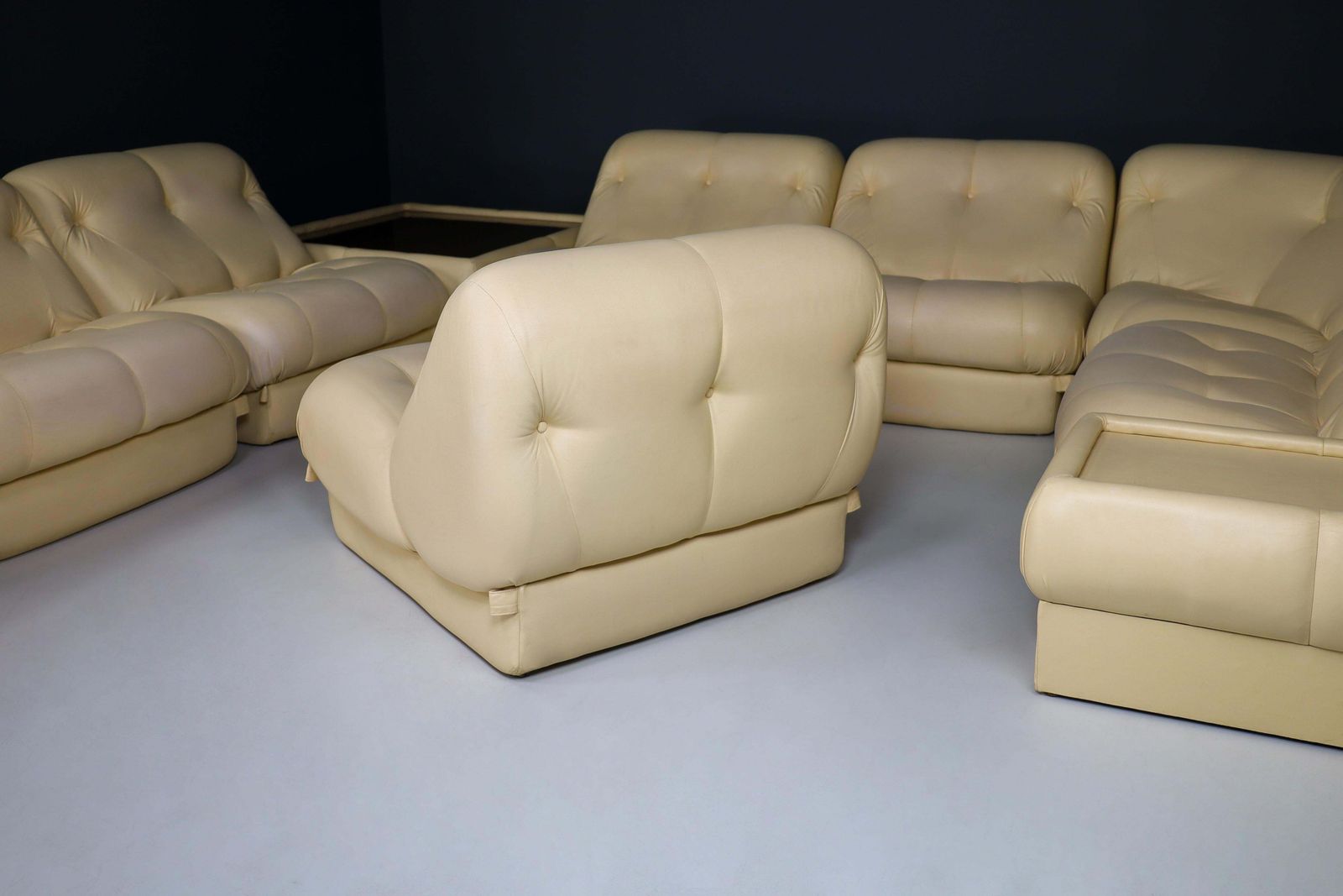 Furniture Rimo Maturi For Mimo Padova Modular Sofa Nuvolone In Leather, Italy, 1970s photo