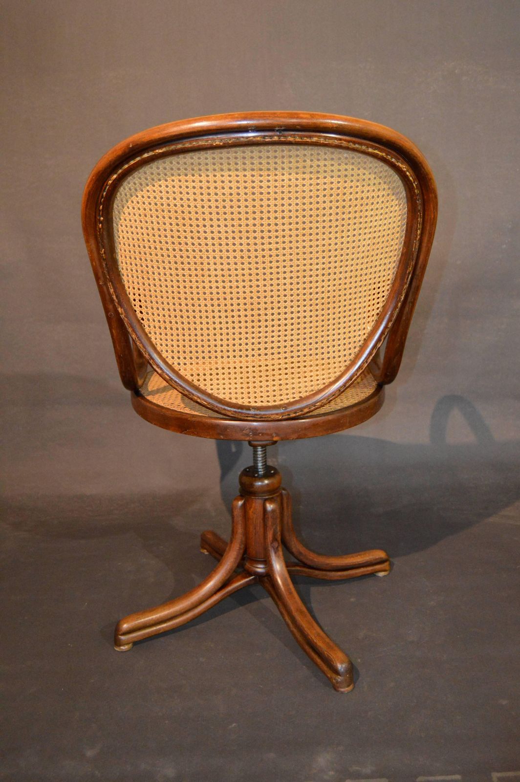 Swivel Chair Nr.1 By Michael Thonet, 1880s photo Furniture