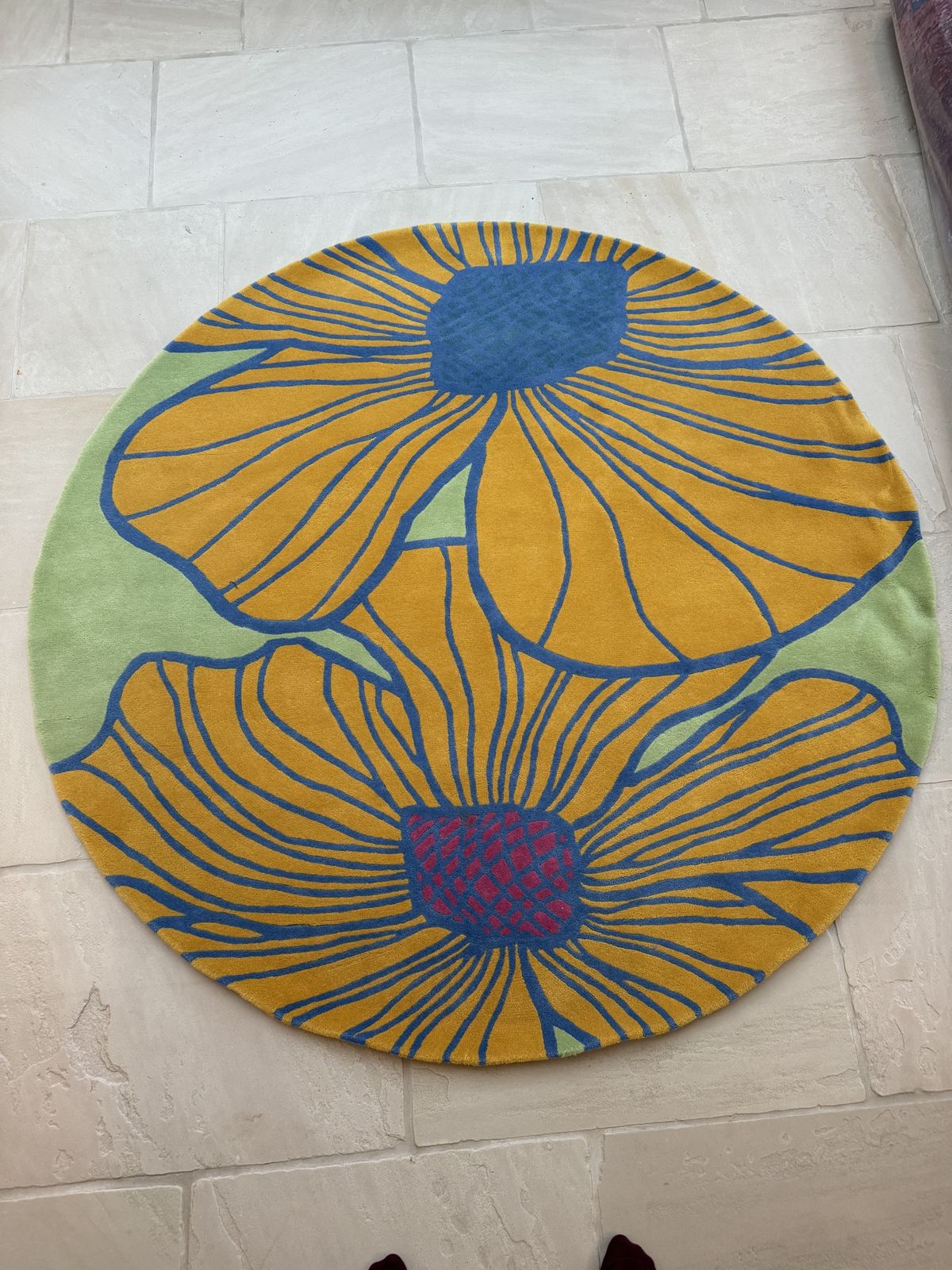 Handtufted Circular Woolen Rug