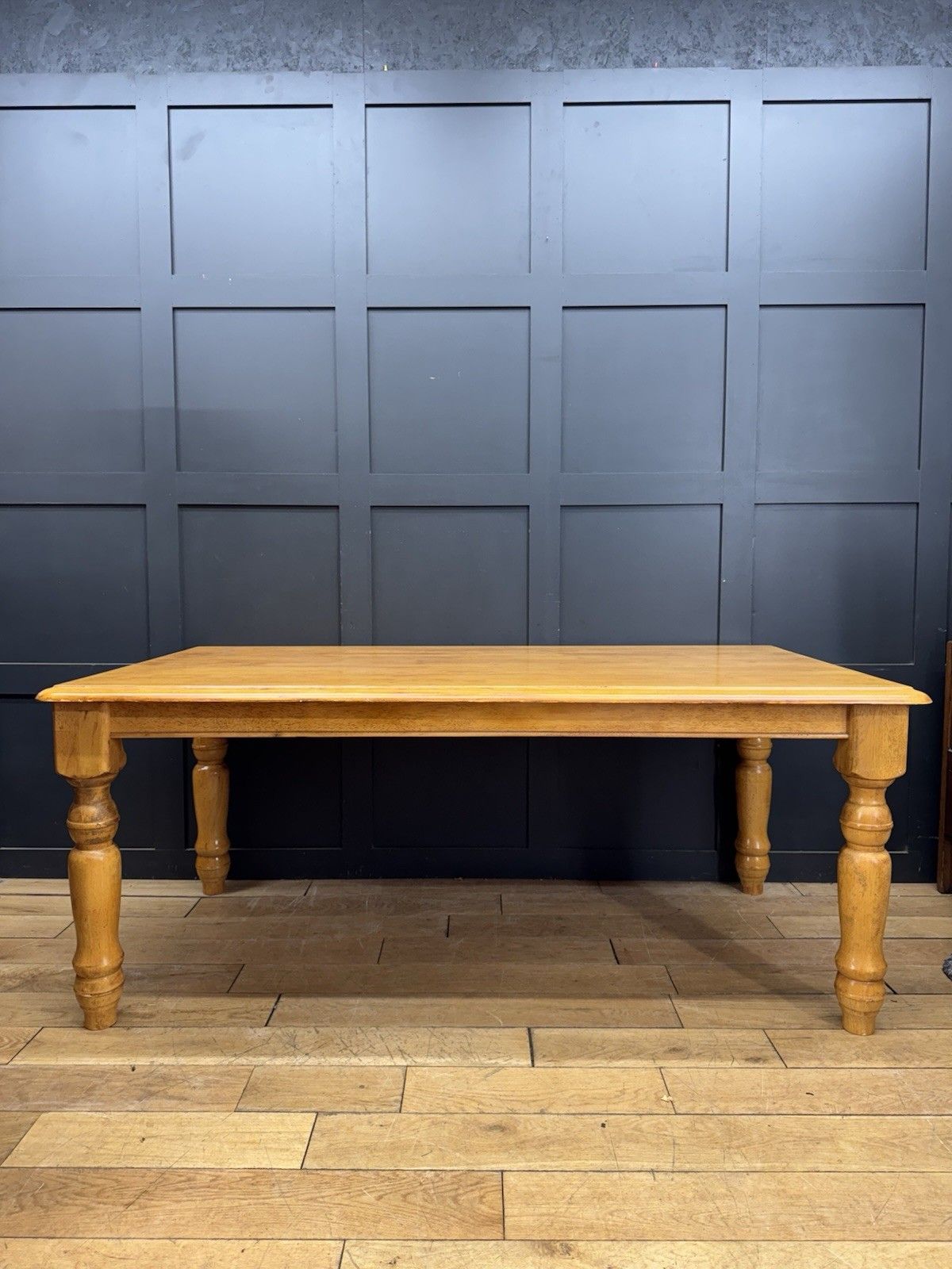 photo furniture Large Beech Farmhouse Dining Table With Turned Legs – 6 To 10 Seater