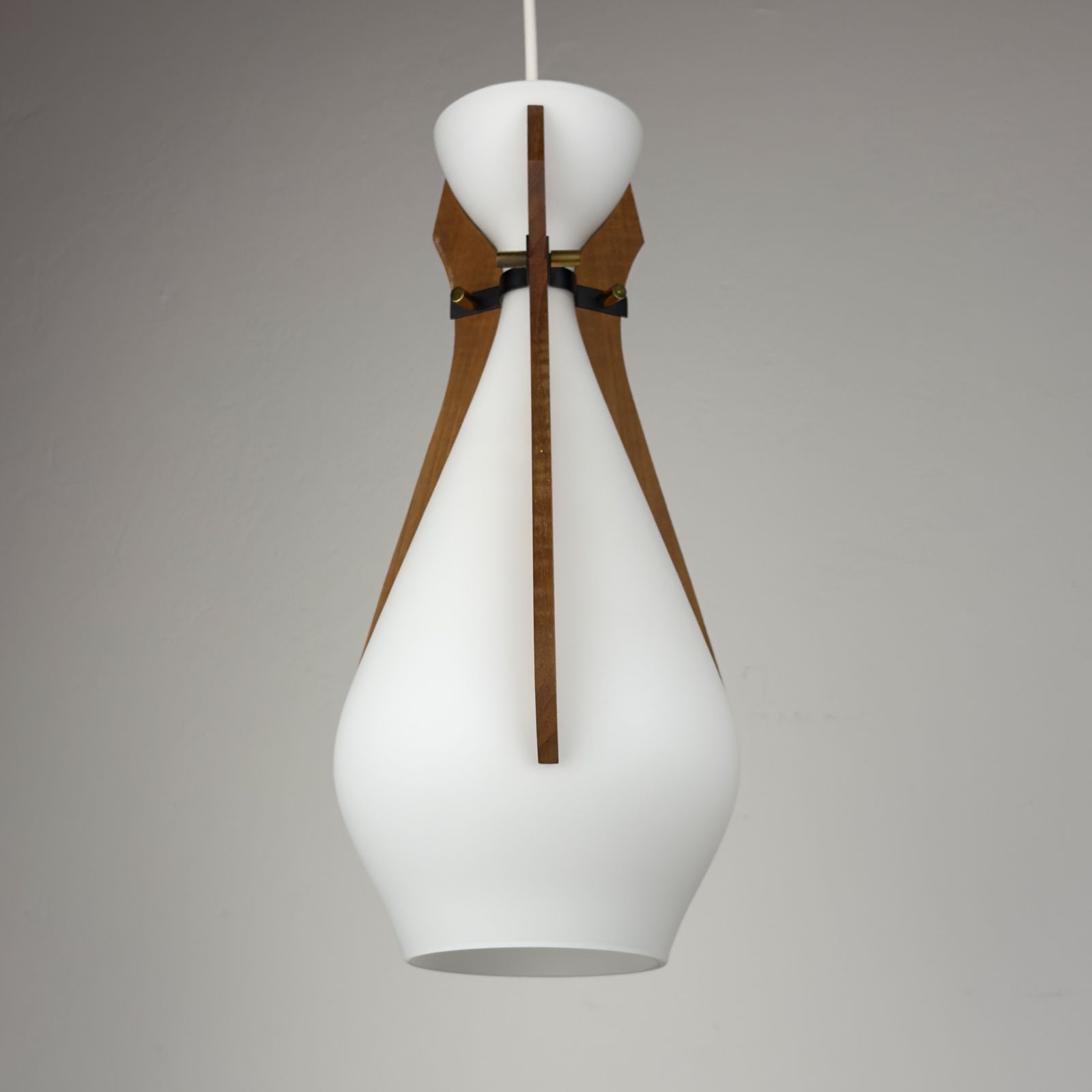 photo furniture Vintage Pendant Lamp By Stilnovo, Italy 1950s