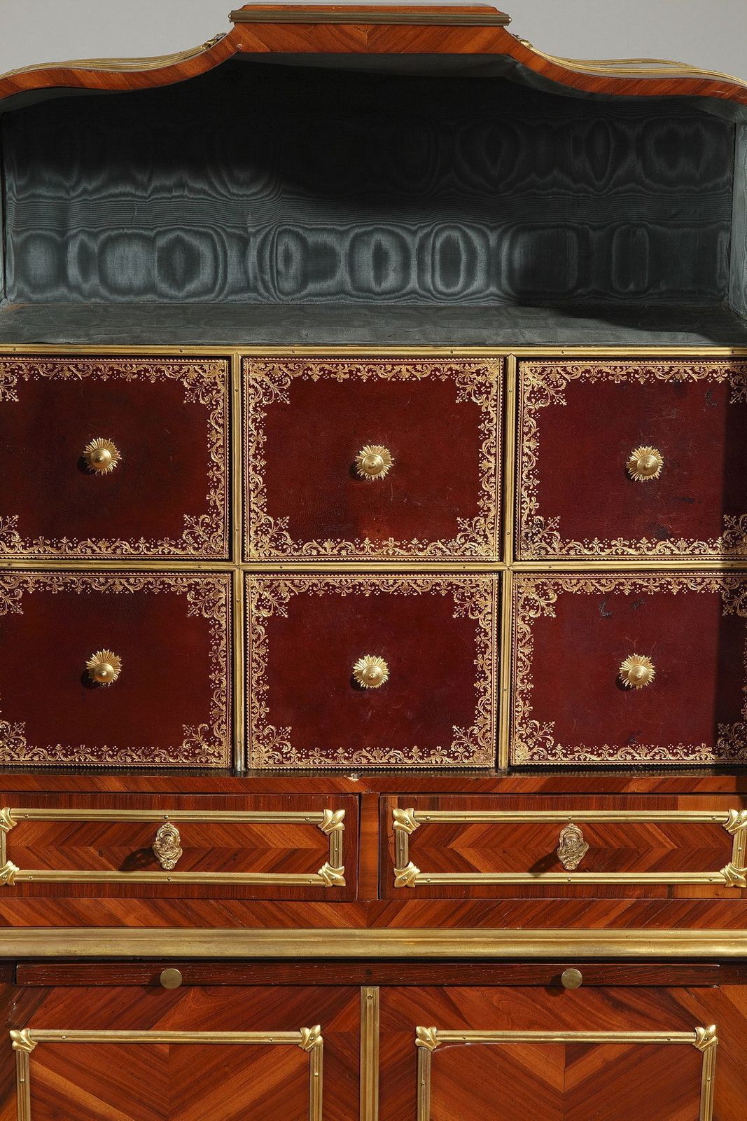 photo furniture Late 18th Century Louis XVI Cartonnier Desk