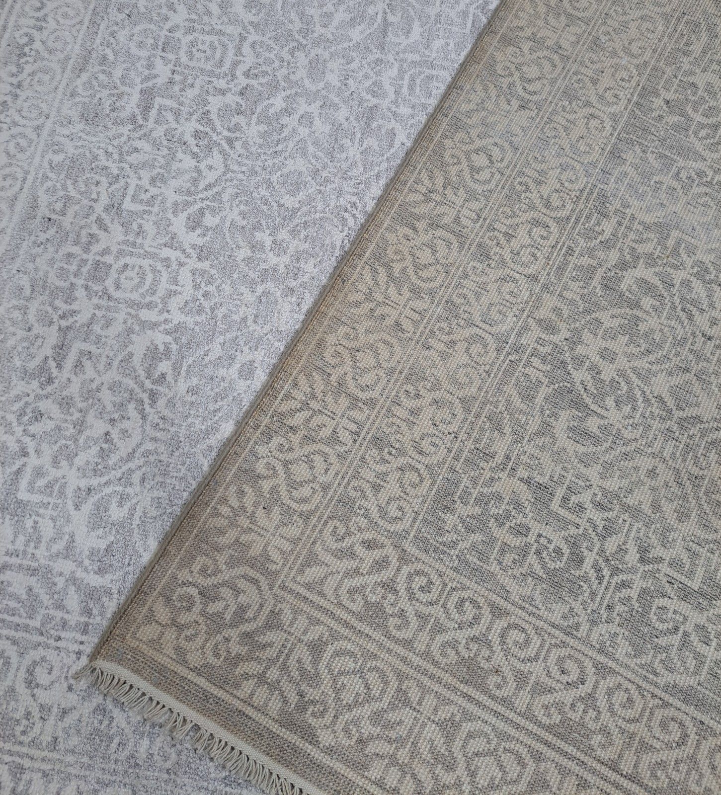 photo furniture 5.6x8 Ft Pure Silk Handmade Rug. Hand Knotted Carpet For Modern Living Room