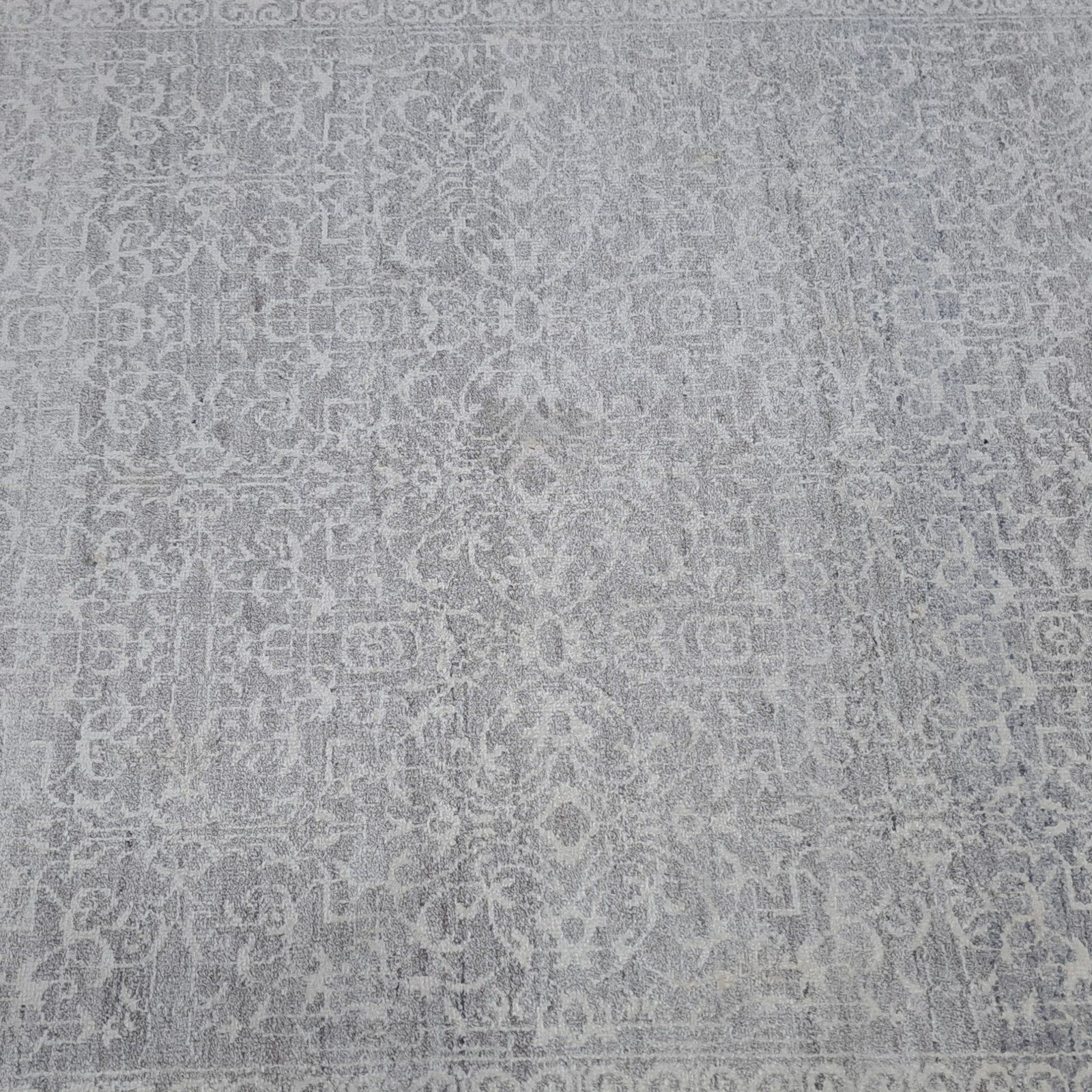 photo for sale 5.6x8 Ft Pure Silk Handmade Rug. Hand Knotted Carpet For Modern Living Room