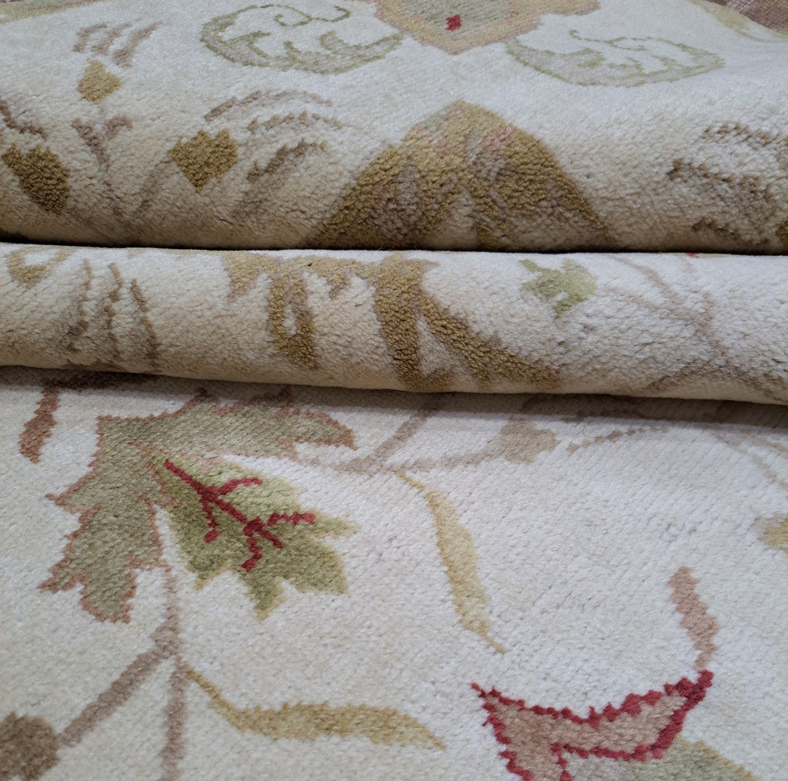 photo furniture 5.6x8 Ft New Handknotted Rug. All Wool. Living Room Carpet. Custom Size Availabl