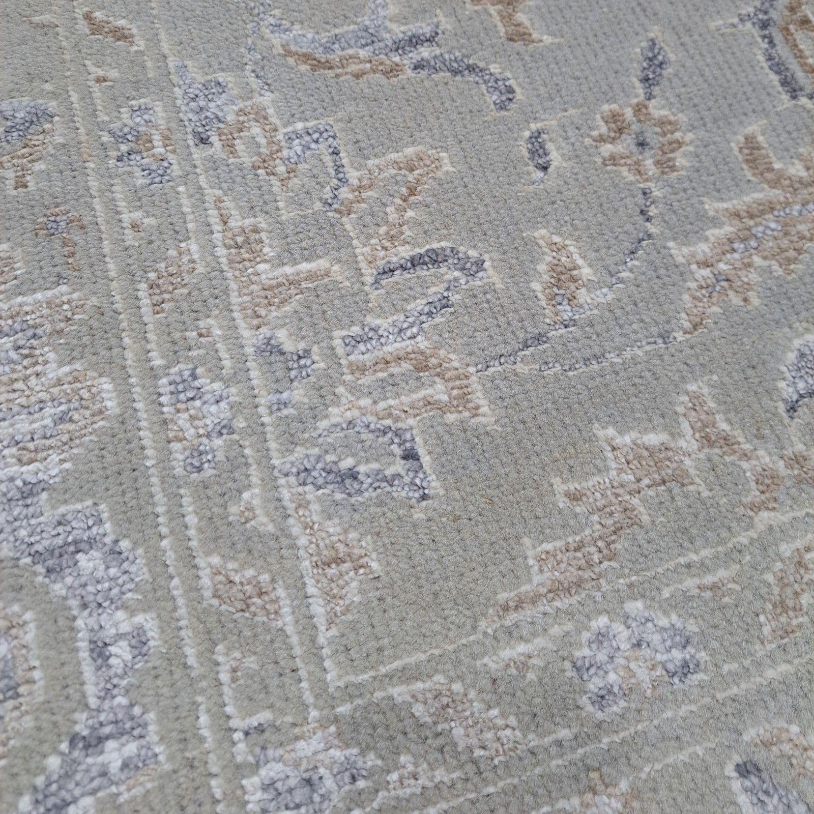 photo for sale 5.6x8 Ft 100% Silk Hand Knotted Area Rug For Contemporary Living Room