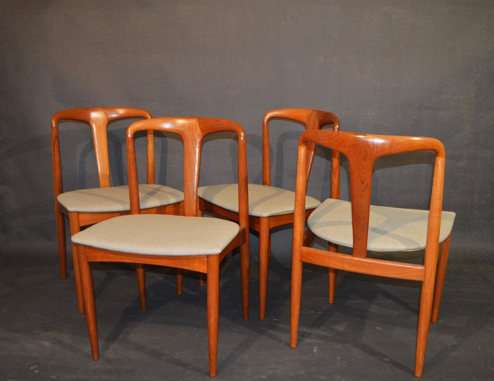 photo buy Juliane Chairs In Teak Attributed To Johannes Andersen, Set Of 4