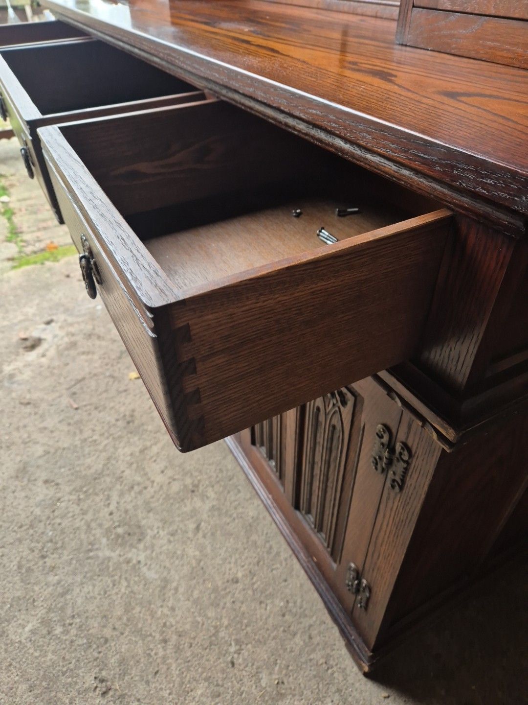 photo vinterior Old Charm Warwick Oak Dresser In Medium Oak Finish Tudor Style