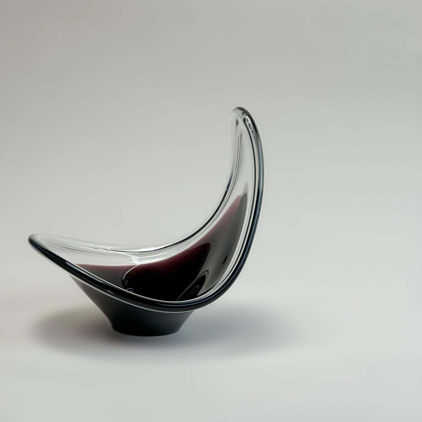 Mid Century Swedish Sommerso Glass Bowl, Attributed To Paul Kedelv For Flygfors photo for sale