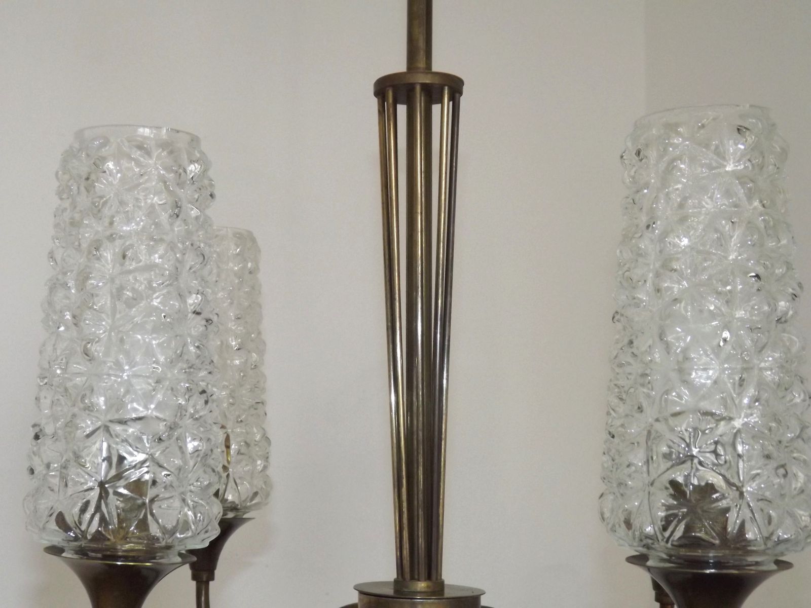 photo vinterior Stijlvolle Franse Vintage Hanglamp Met 4 Lichten, Messing En Brons Met Geslepen Glazen Kappen, Ca. Jaren 1960