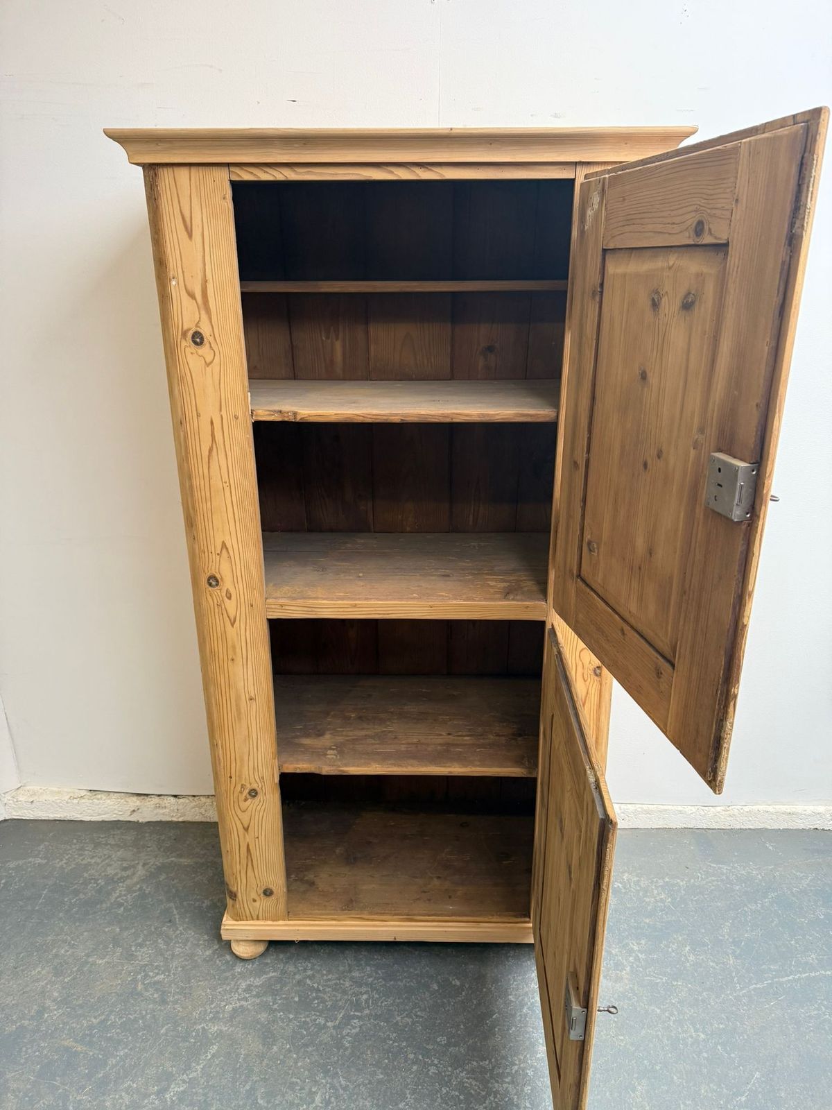 A Quality Georgian Pine Cupboard To Wax/Paint photo vintage