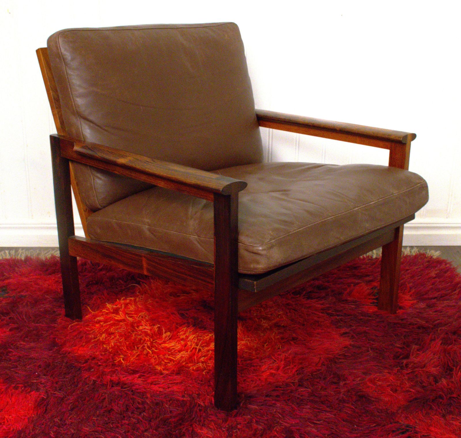 Danish Capella Lounge Chairs In Leather And Rosewood By Illum Wikkelsö For Eilersen Möbler, 1970s, Set Of 2 photo Furniture