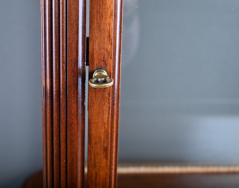 photo furniture Mahogany Display Case, Art Nouveau – 1900