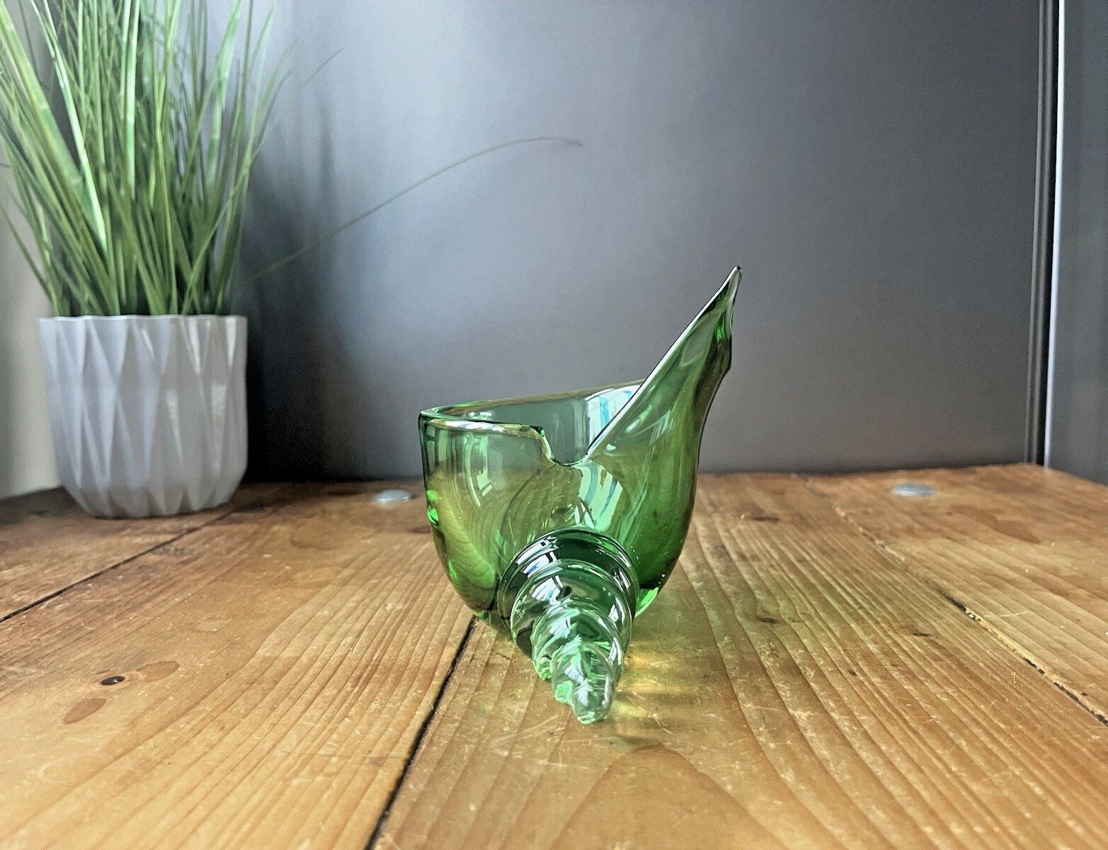 Mid Century Murano Green Glass Cornucopia Shell Seashell Ashtray Vase Vintage photo vintage