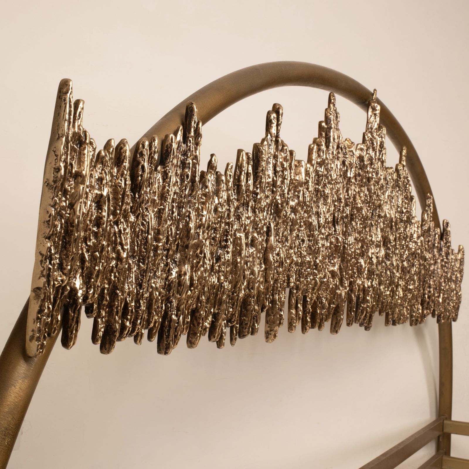 photo vinterior "Aurora   Ultrabronzo99" Bed By Luciano Frigerio For Frigerio Di Desio 1970