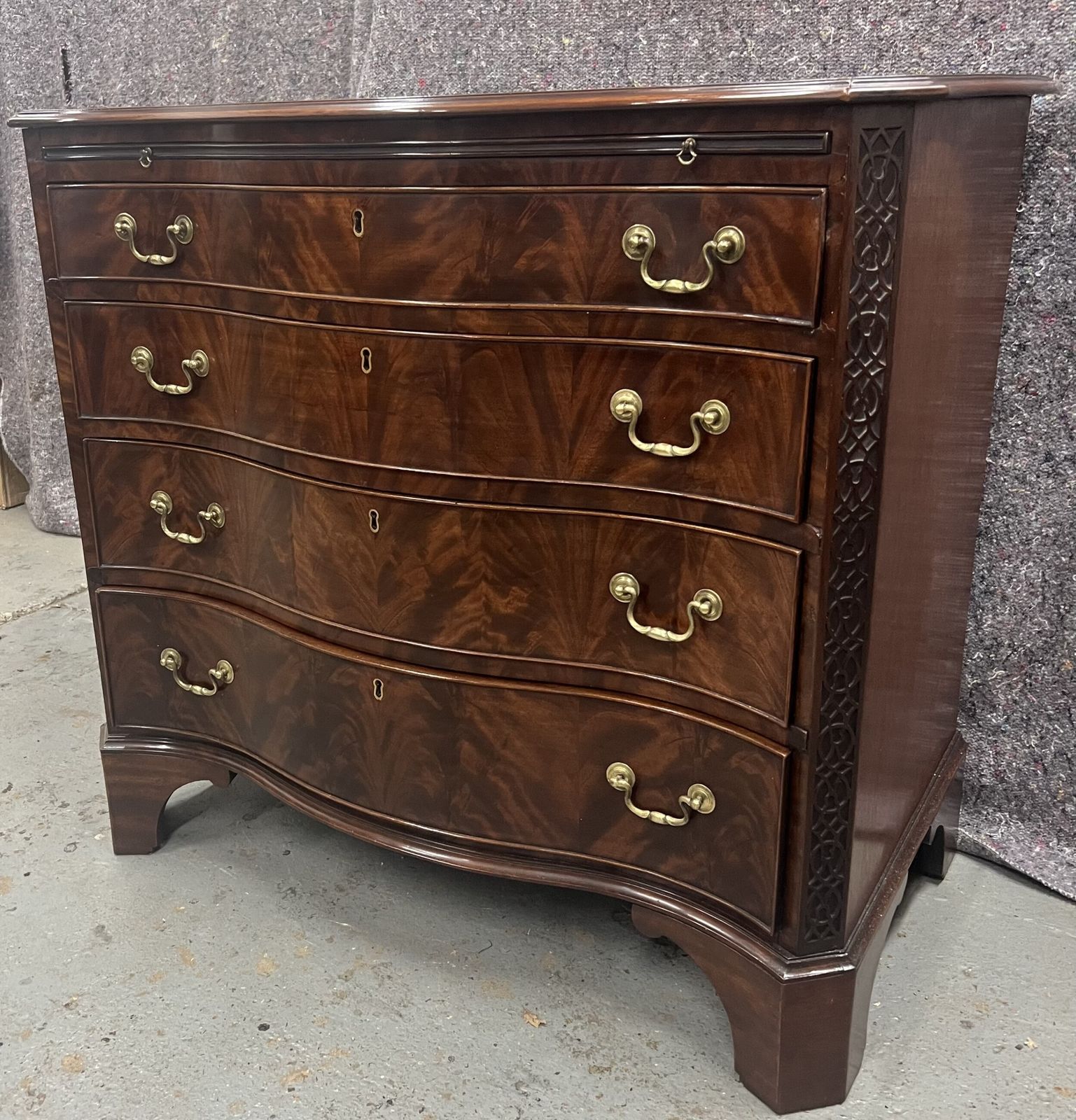 Top Quality Chippendale Style Serpentine Shaped Chest Of Drawers